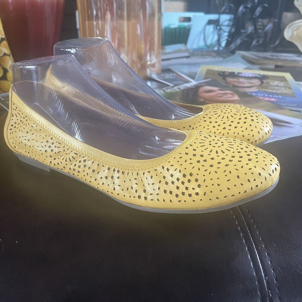 Vionic Robyn Womens Size 12 Soft Perforated Leather Ballet Flats Laser Cut - Picture 4 of 16